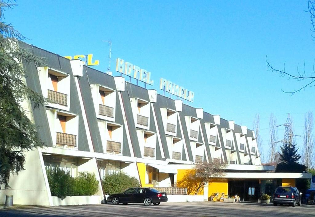 Hotel Pamela Сан-Пьетро-ин-Казале Экстерьер фото